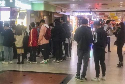 重庆女子奶茶店吃瓜事件视频,一场意外引发的舆论风波